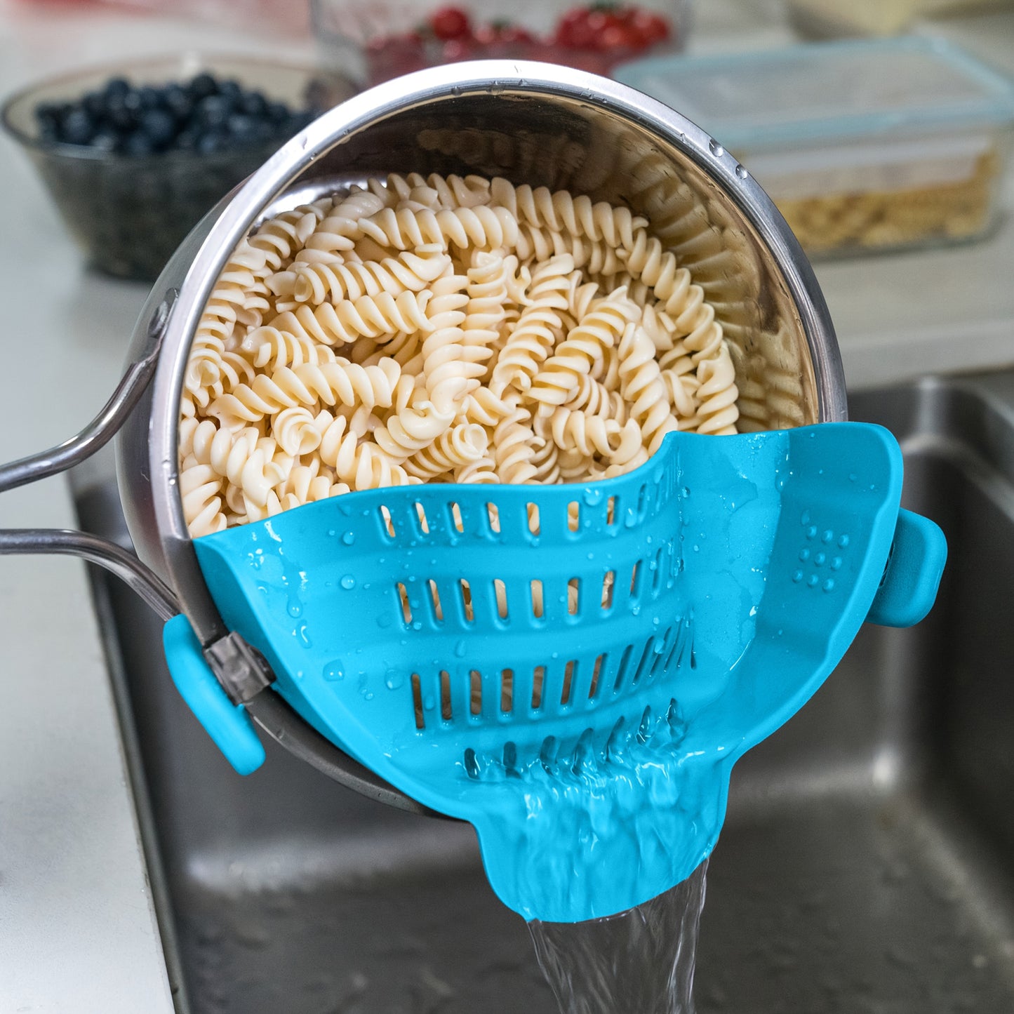 1pc ABERZEY Clip-On Strainer for Pots & Pans - Durable Plastic Kitchen Colander for Pasta, Meat, Vegetables, Fruits - Easy Drainage & Compact Design, Strainer for Pasta, Vegetable Preparation, Modern Kitchenware, Efficient Dr Beauty Fashion