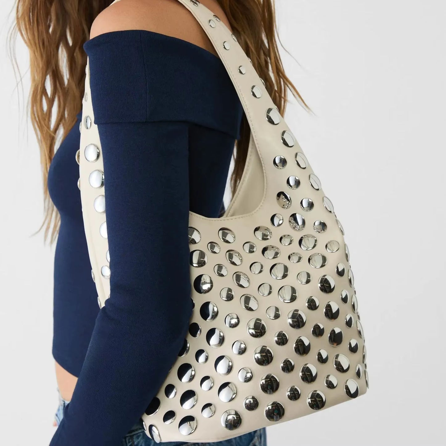 Punk Style Embellished Double-Faced round Rivet Inlaid Niche Luxury Bucket Bag Chic Lady Underarm Large Capacity Shoulder Bag