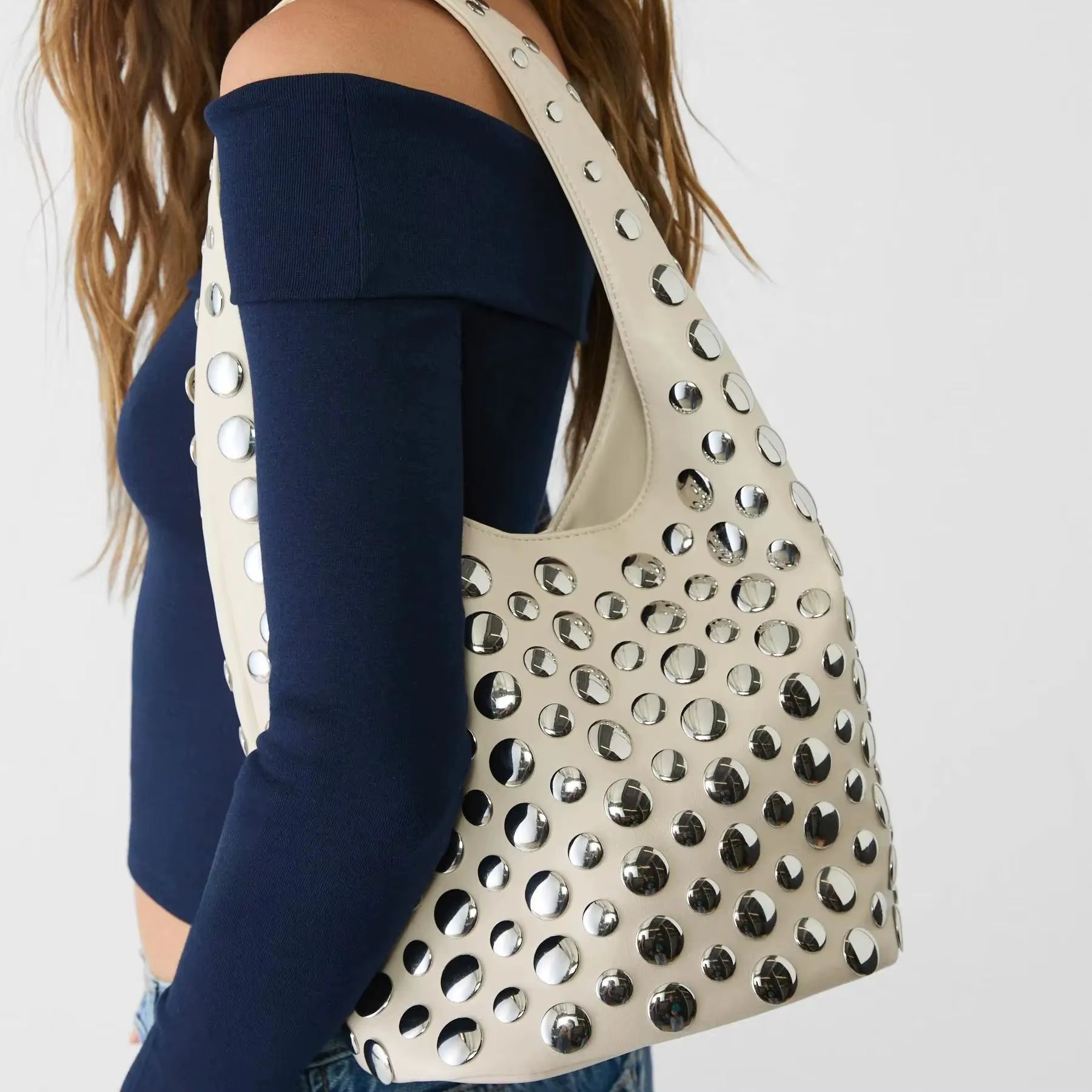 Punk Style Embellished Double-Faced round Rivet Inlaid Niche Luxury Bucket Bag Chic Lady Underarm Large Capacity Shoulder Bag